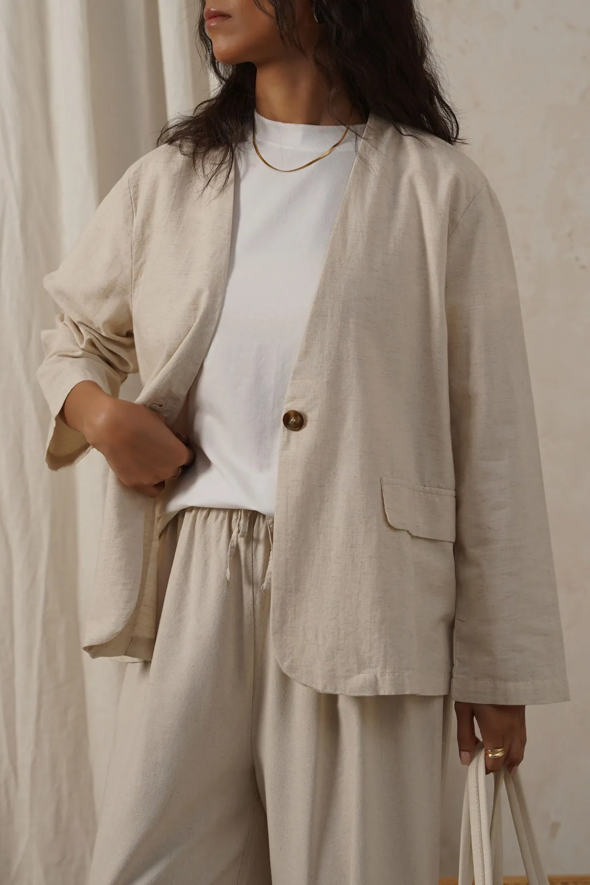 COLLARLESS LINEN BLAZER