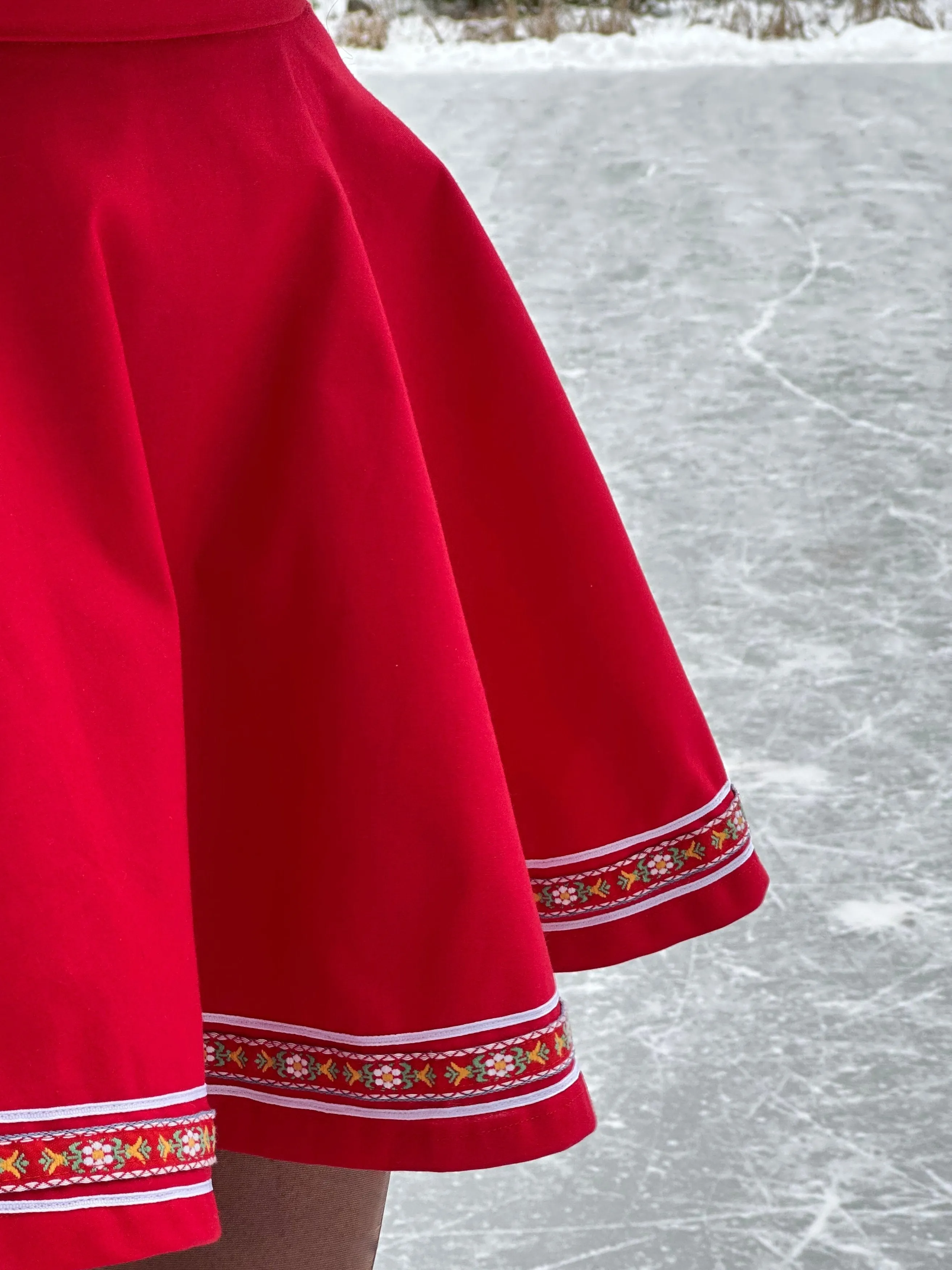 Deerfield Skirt in Ribbon Red