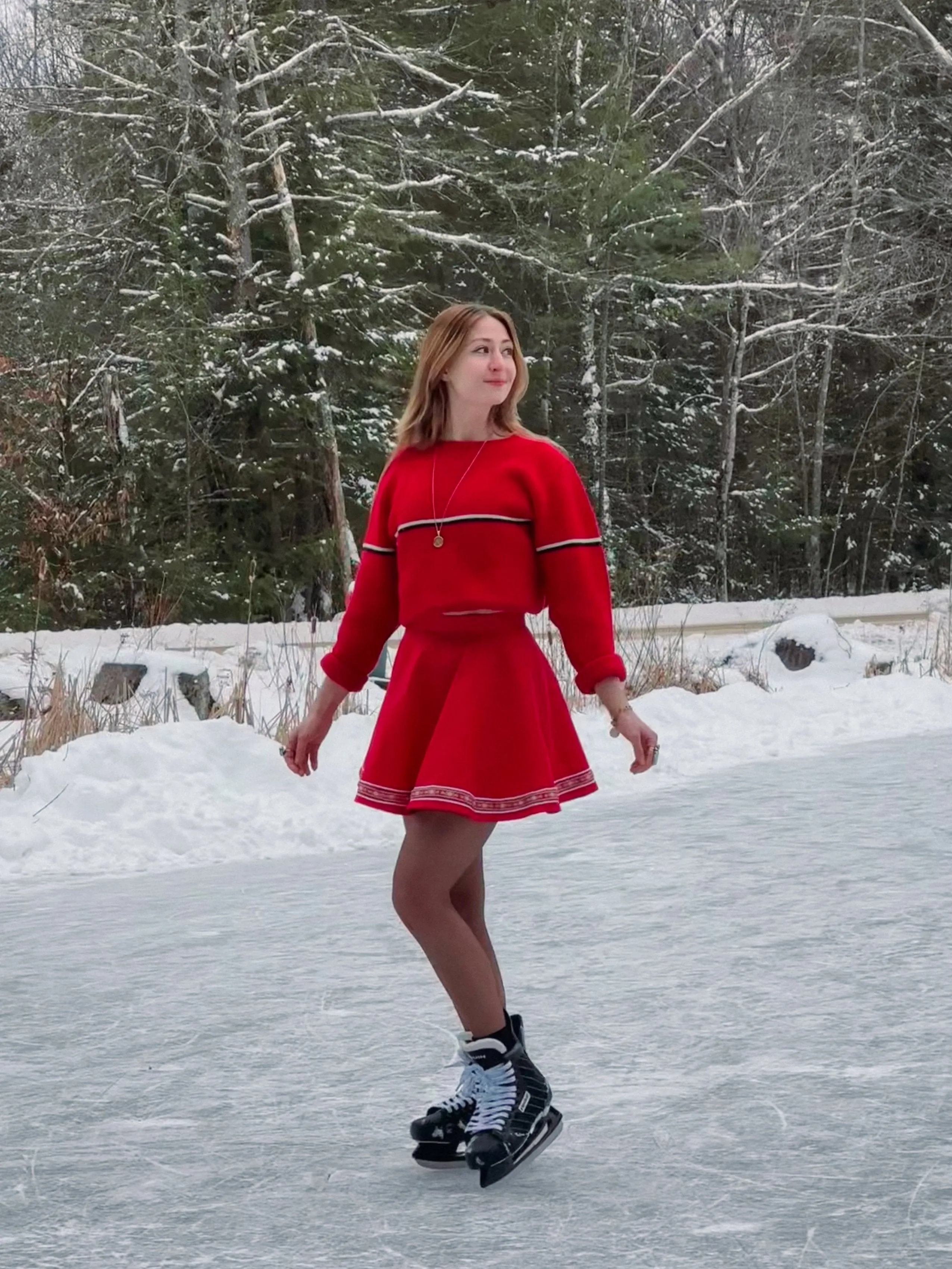 Deerfield Skirt in Ribbon Red
