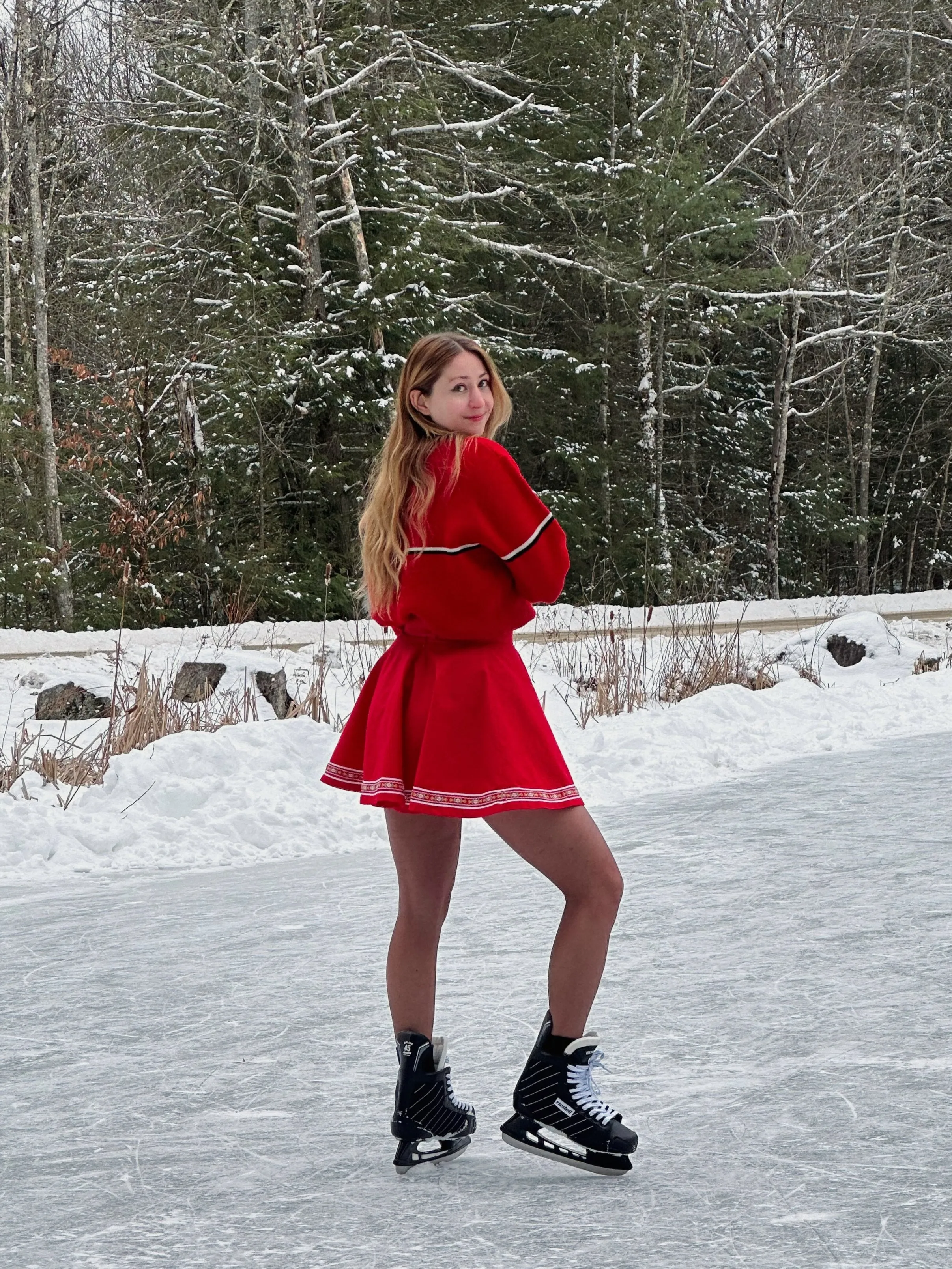 Deerfield Skirt in Ribbon Red