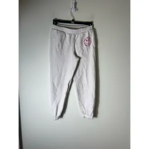Girls Art Class Large white sweat pants with pink emblem