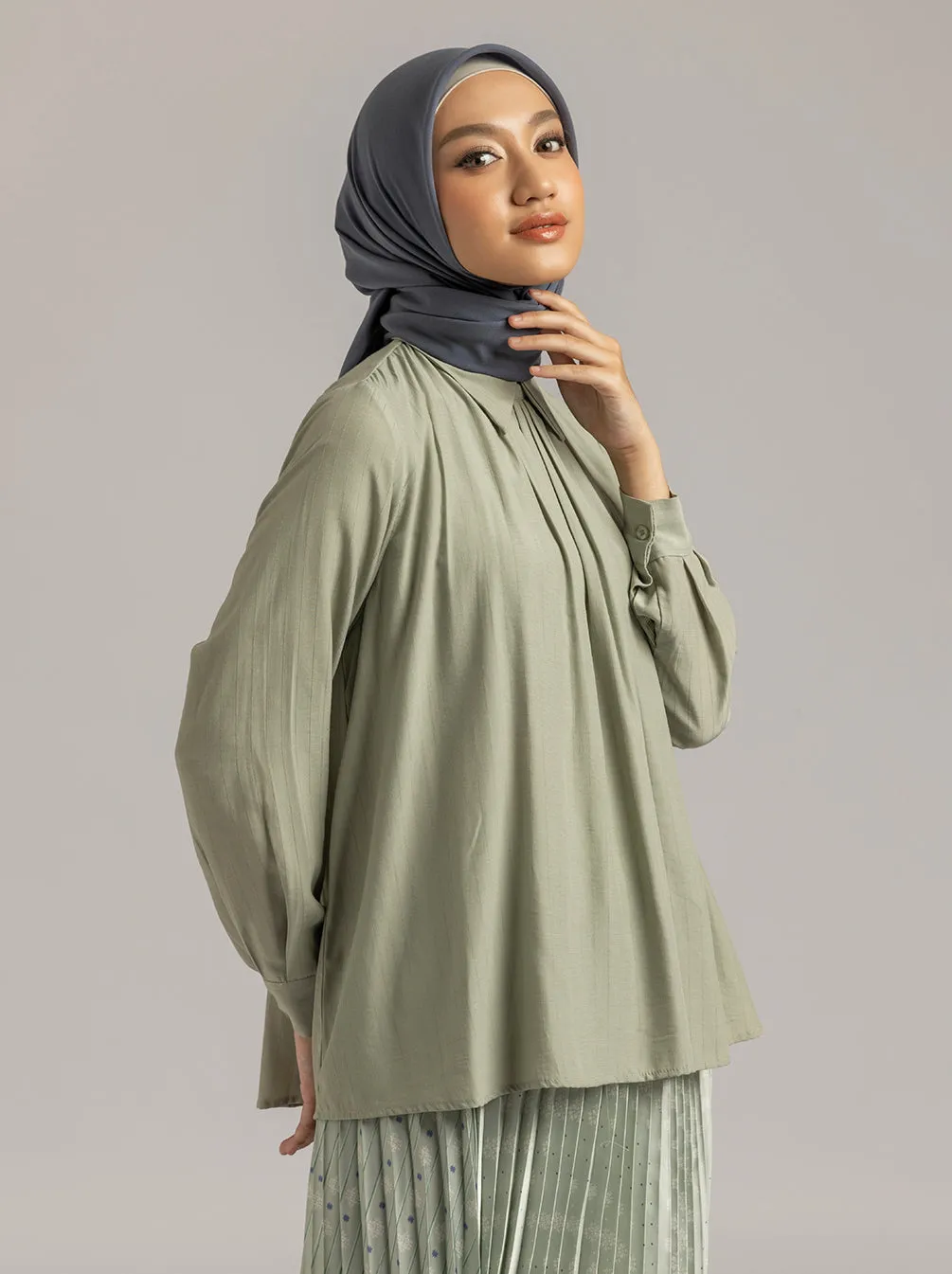 MIYA TOP PLAIN SAGE