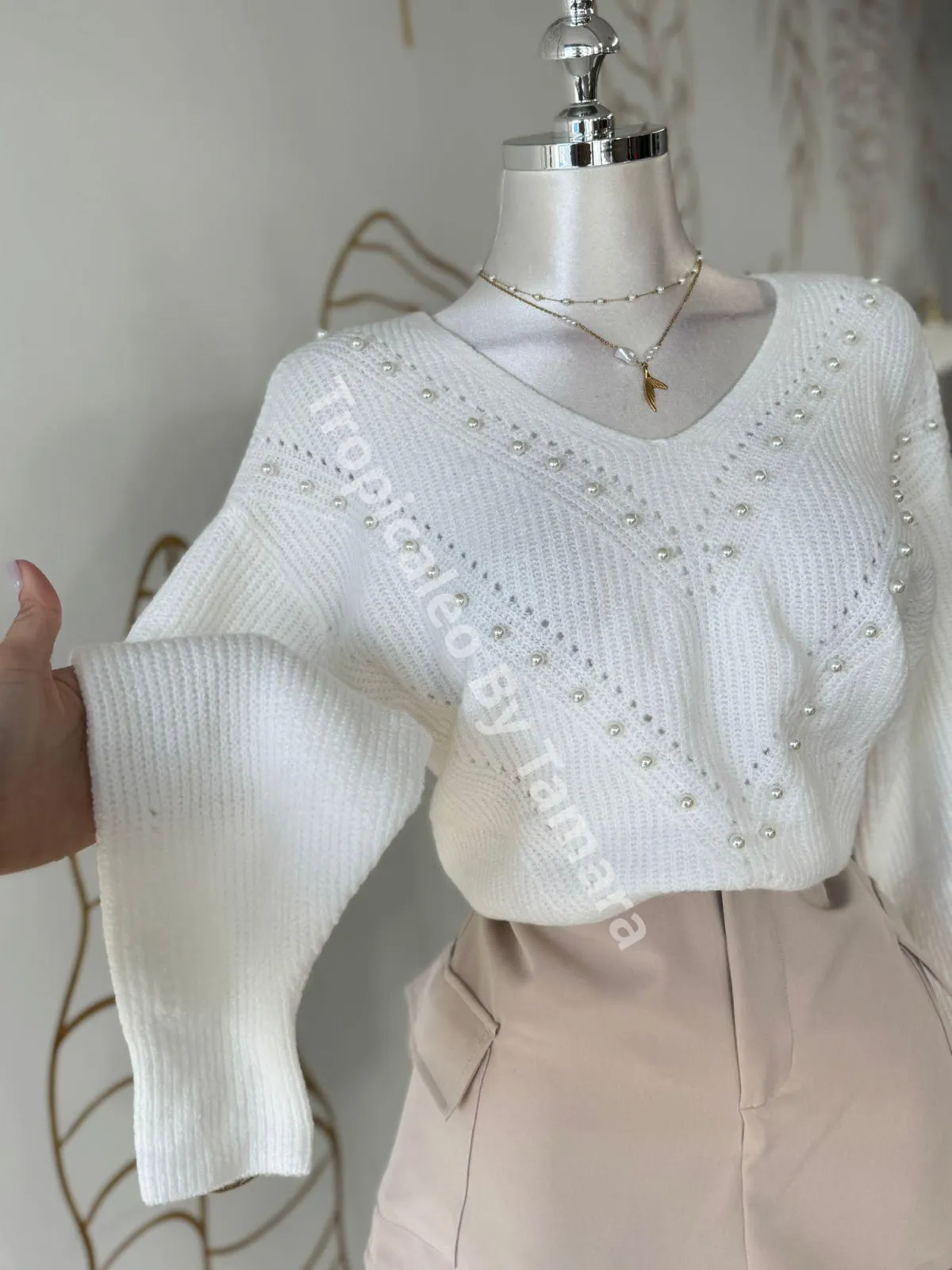 Pearl Knit V-neck Top