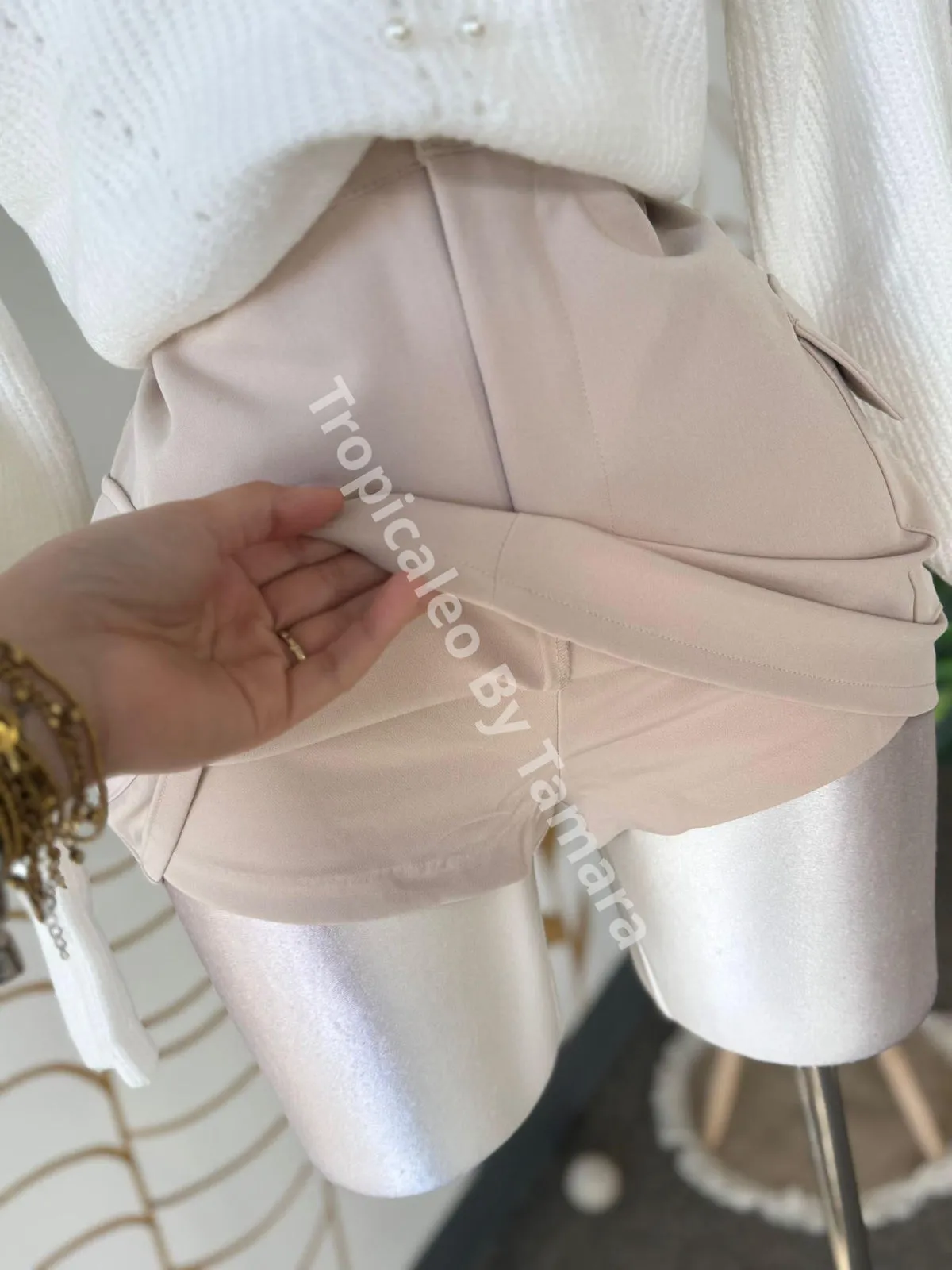 Pearl Knit V-neck Top