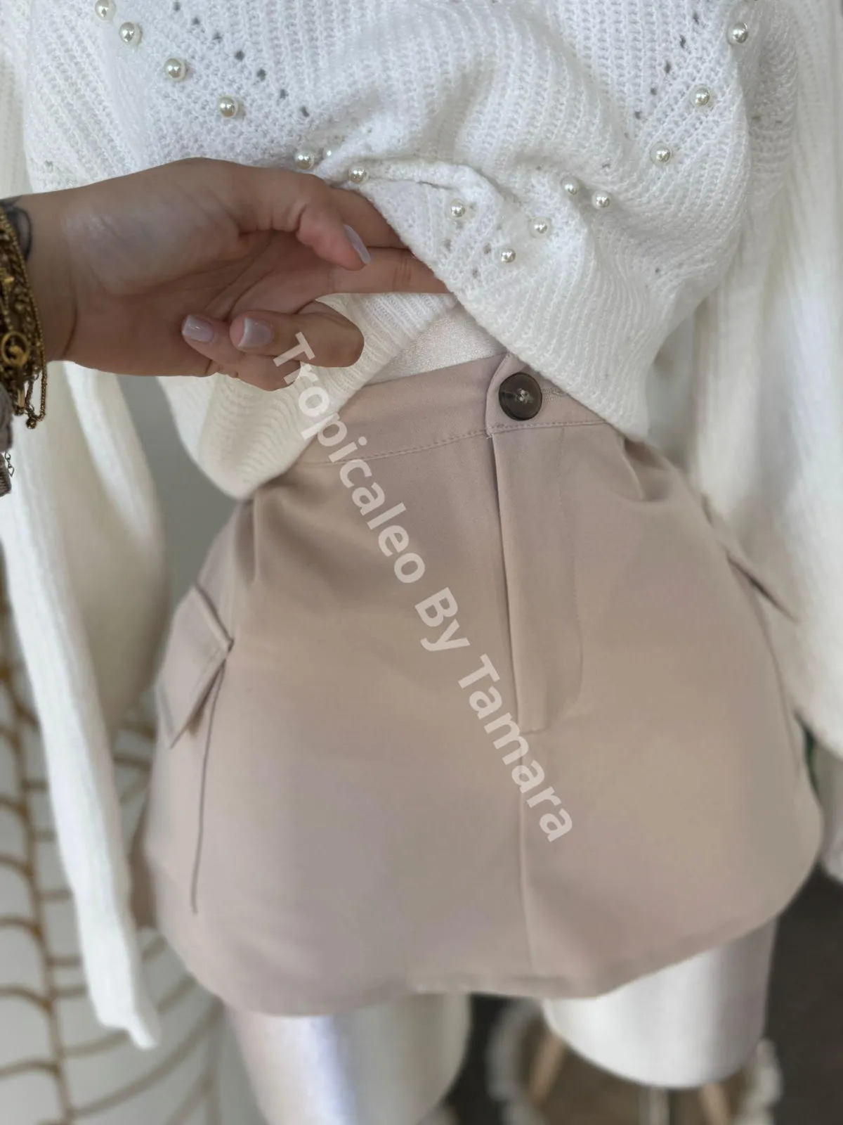 Pearl Knit V-neck Top