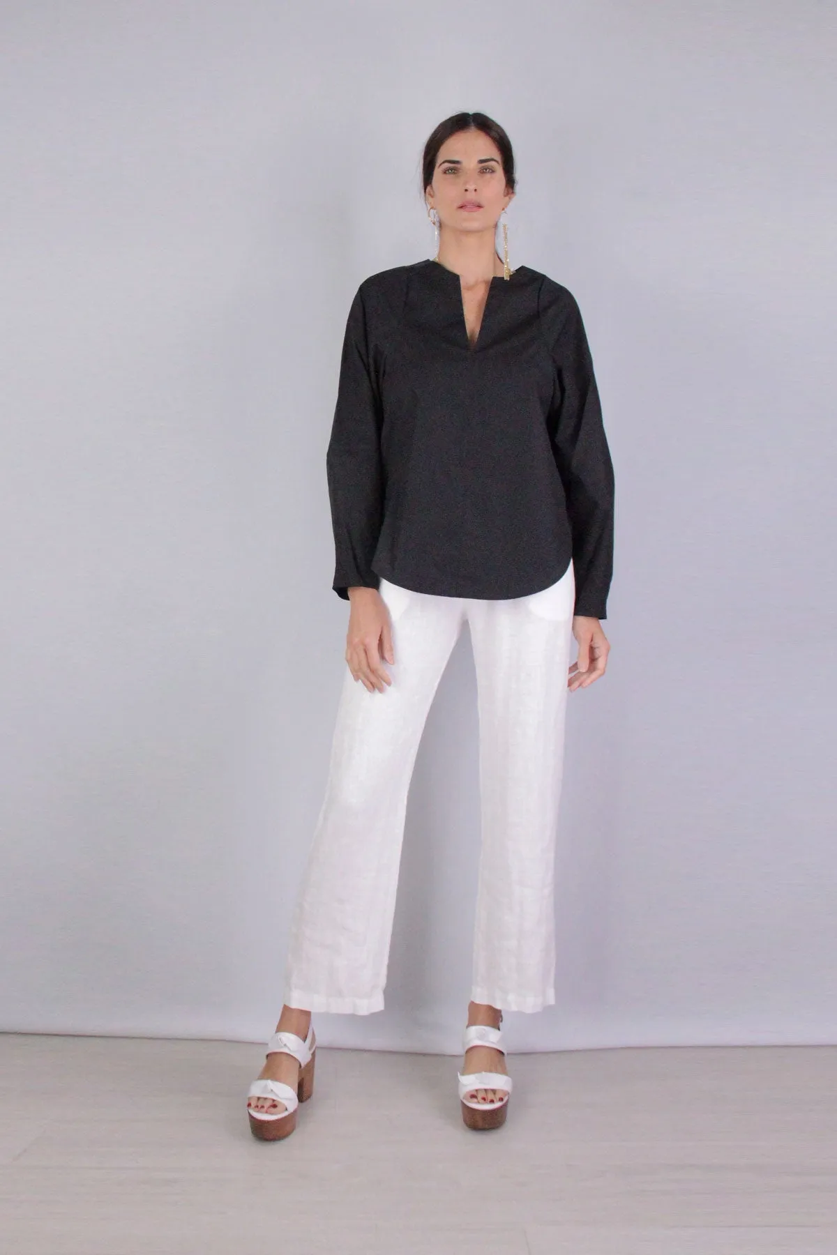 Shaped V-Neck Long Sleeve Popover in Black