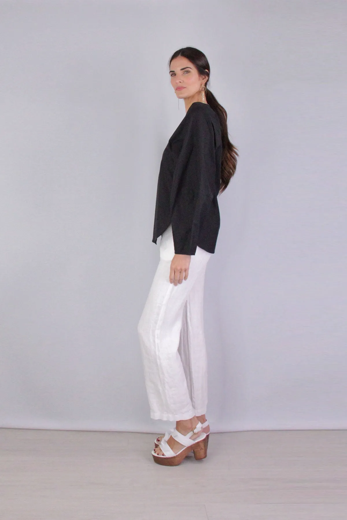 Shaped V-Neck Long Sleeve Popover in Black
