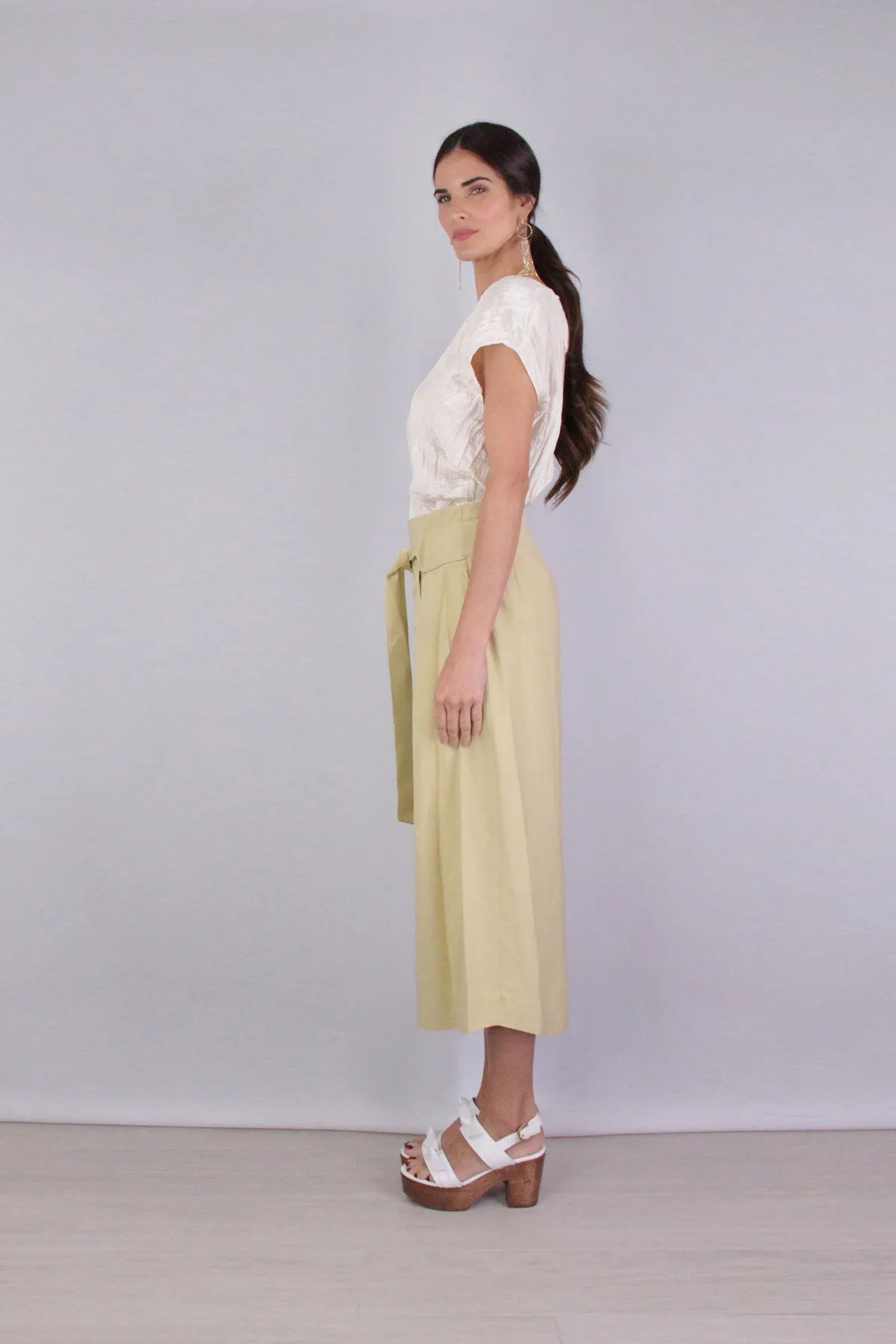 Sleeveless V Neck Popover in Pampas
