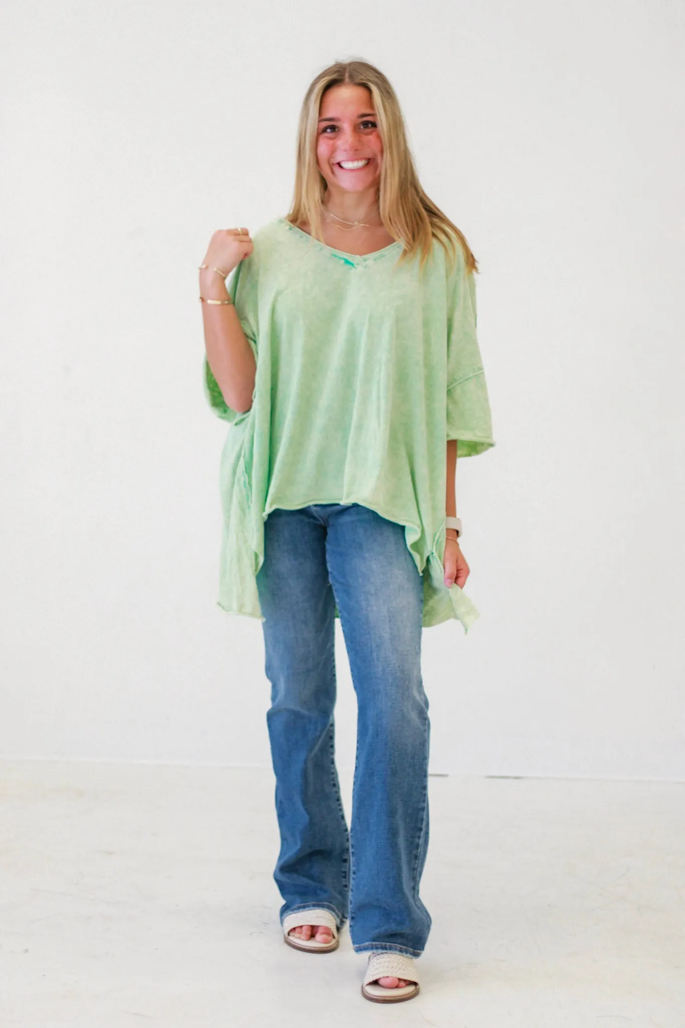 Summer Sunset Vibe Mineral Wash V-Neck Tee in Mint by Oli & Hali