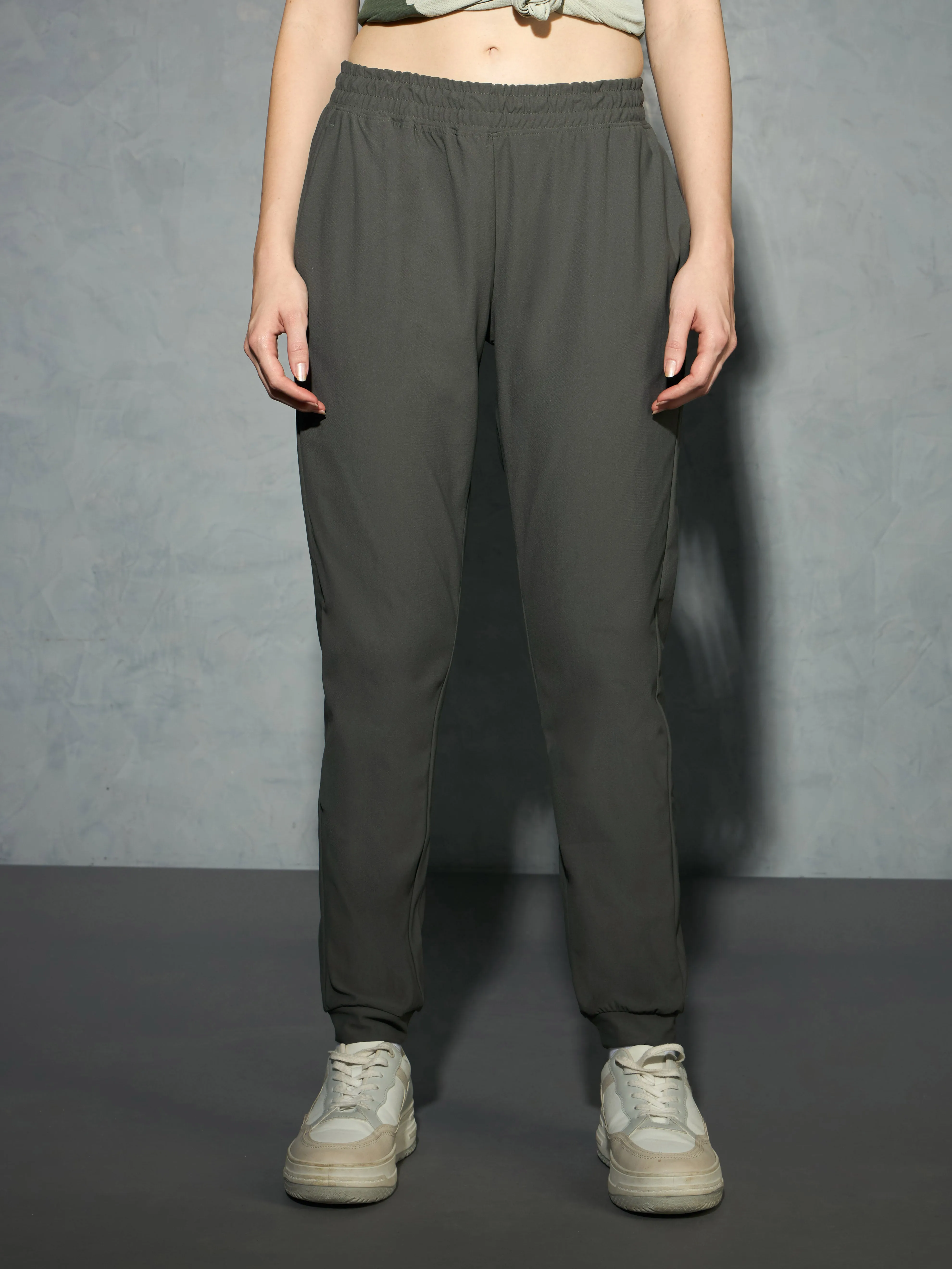 Women Solid Slim Fit Joggers with DURACOOL 
