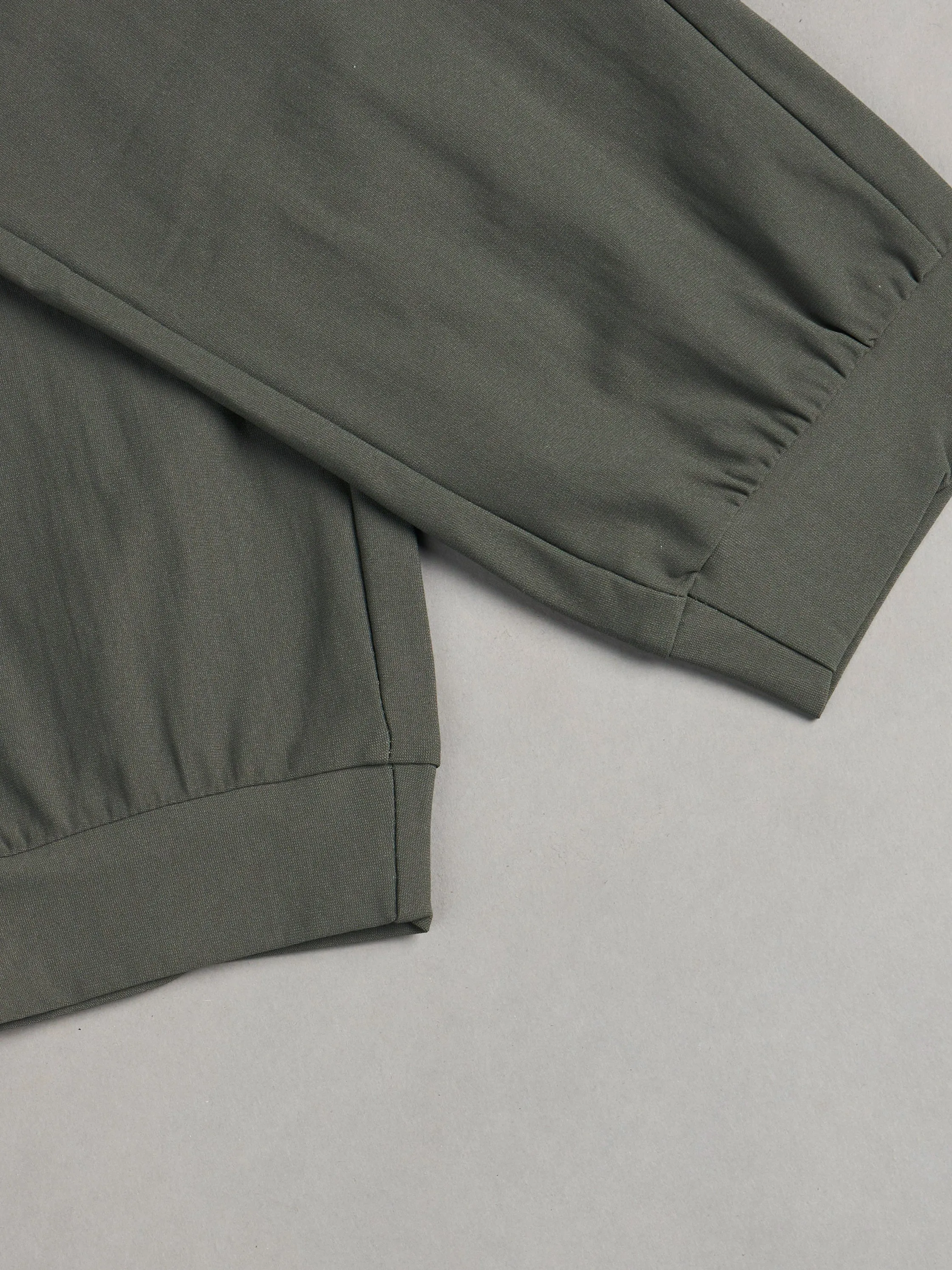 Women Solid Slim Fit Joggers with DURACOOL 