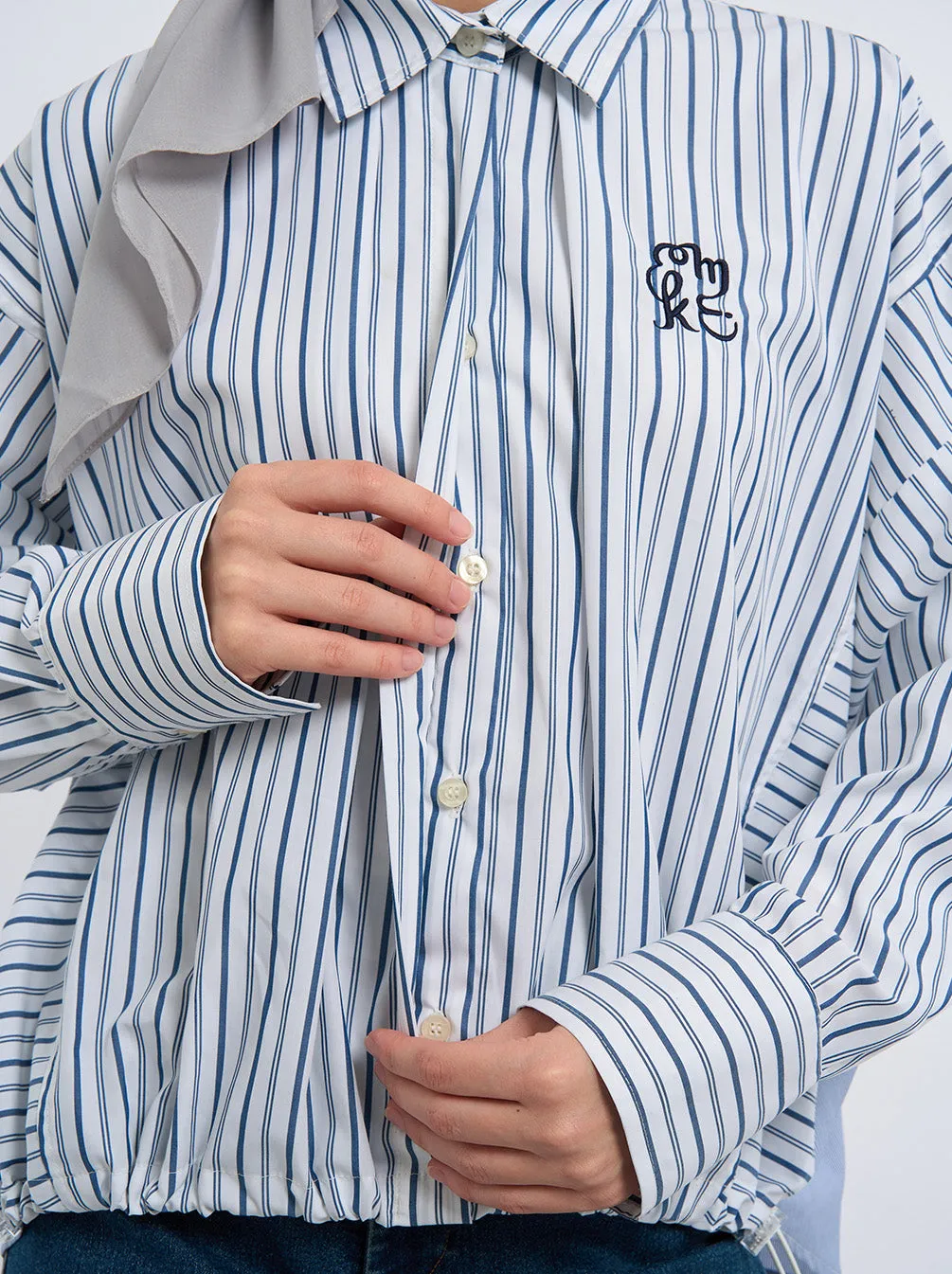 YUA GATHERED TOP WHITE BLUE